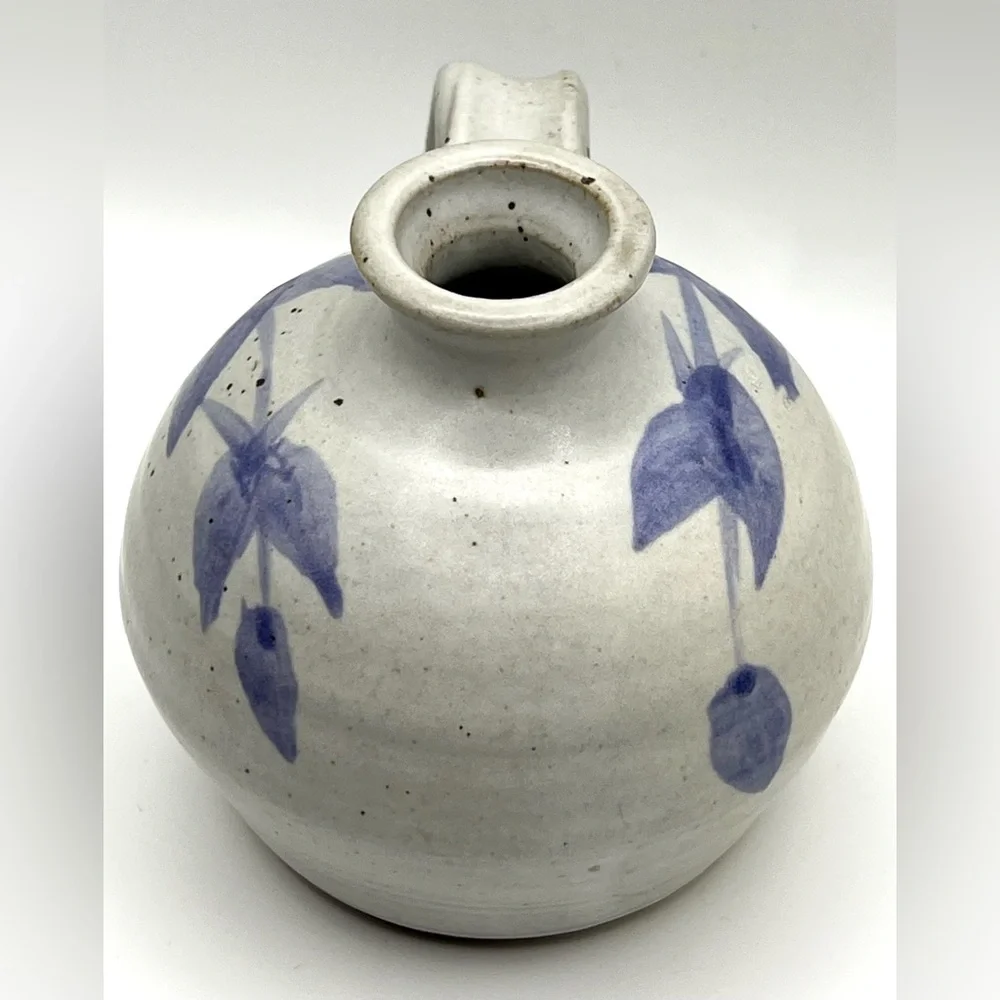 Handmade Dukeman Studio Art Pottery Ceramic Grey Blue Leaves Bud Vase w/Handle